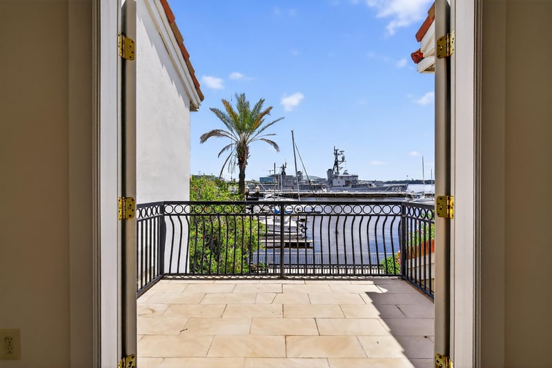 Suite 1 Balcony at 430 E Bay St, Jacksonville, FL 32202