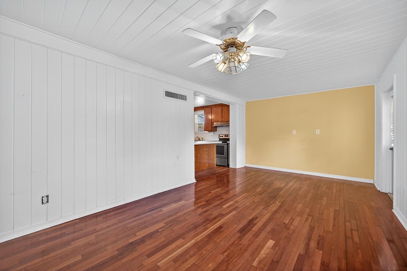 Family Room at 2923 Princeton Ave, Jacksonville, FL 32210