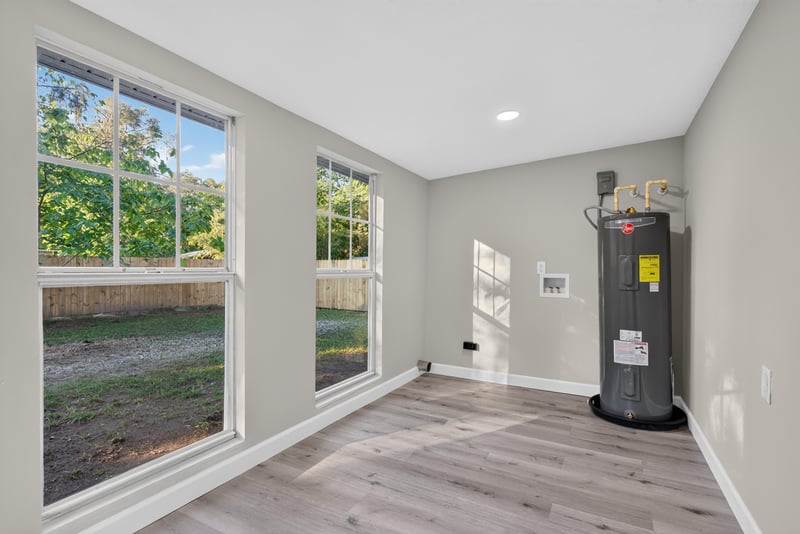 Sunroom with water heater, photographed by Megapixeler on Susie St, Jacksonville