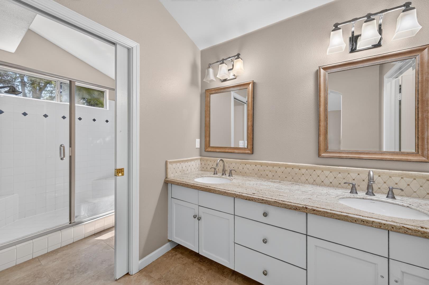 1327 E La France Dr, photo 44