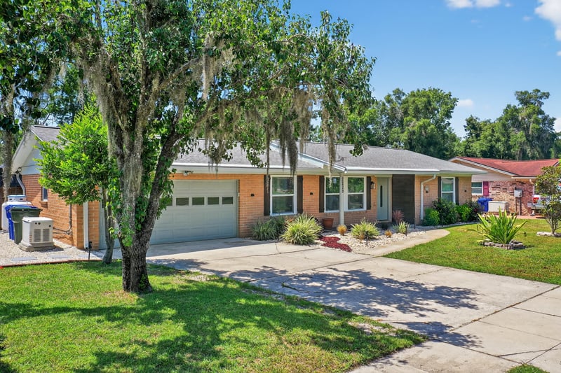 Photo 3 of 2229 Marcel Dr, Orange Park, FL 32073, photographed by Megapixeler