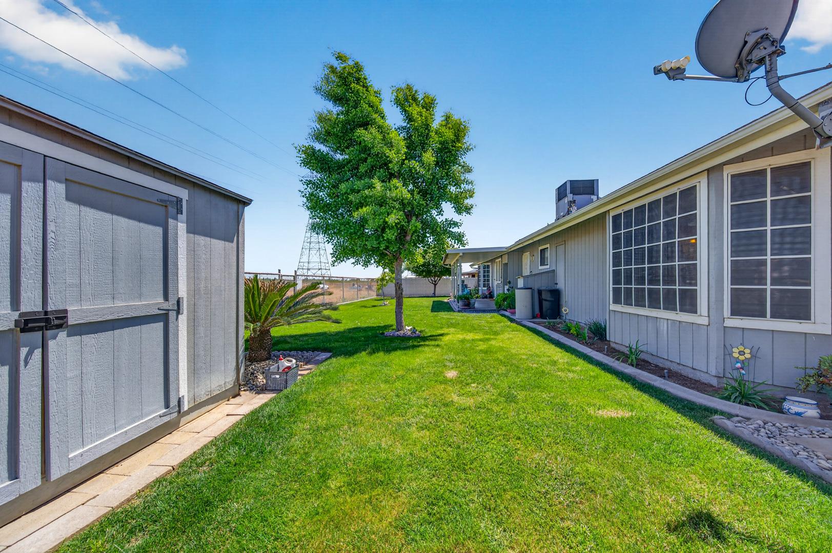 686 N Hayes Ave, photo 51
