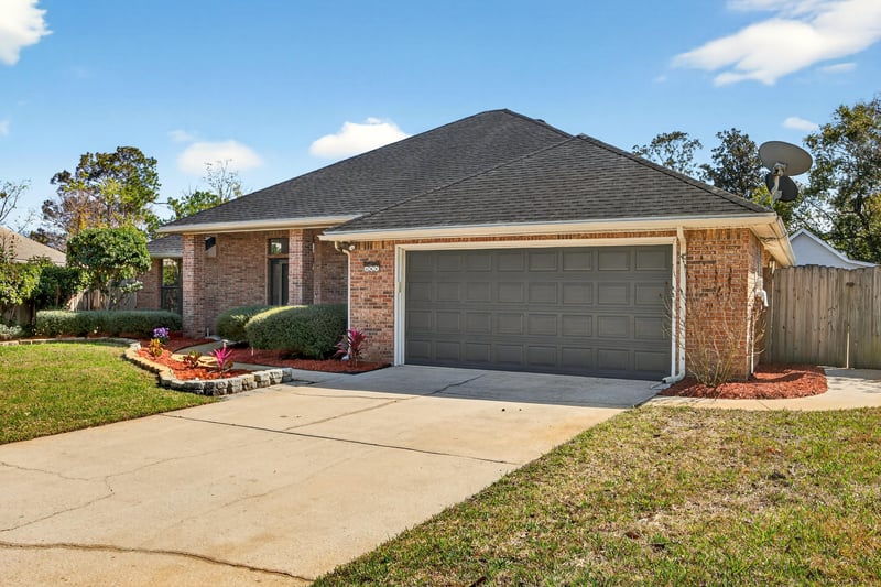 Photo 2 of 985 Sweetwood Ct, Orange Park, FL 32065, photographed by Megapixeler