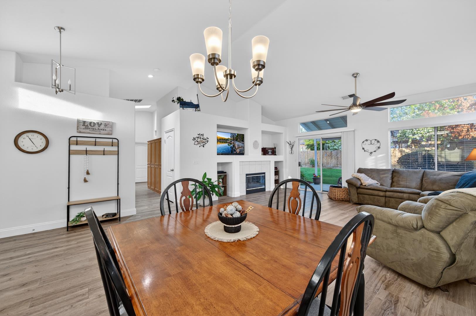 8652 N Sierra Vista Ave, photo 14
