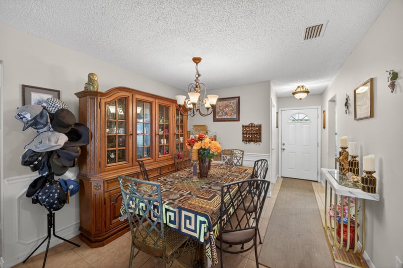 Photo 5 of 8849 Victoria Landing Dr W, Jacksonville, FL 32208, photographed by Megapixeler