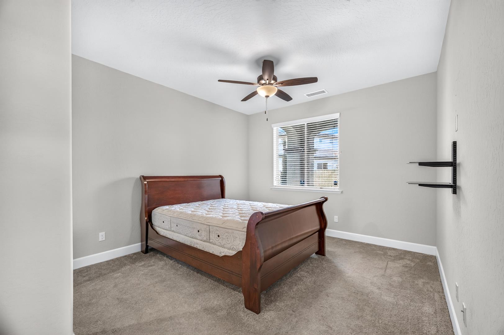 20175 Hazelwood Ln, photo 39