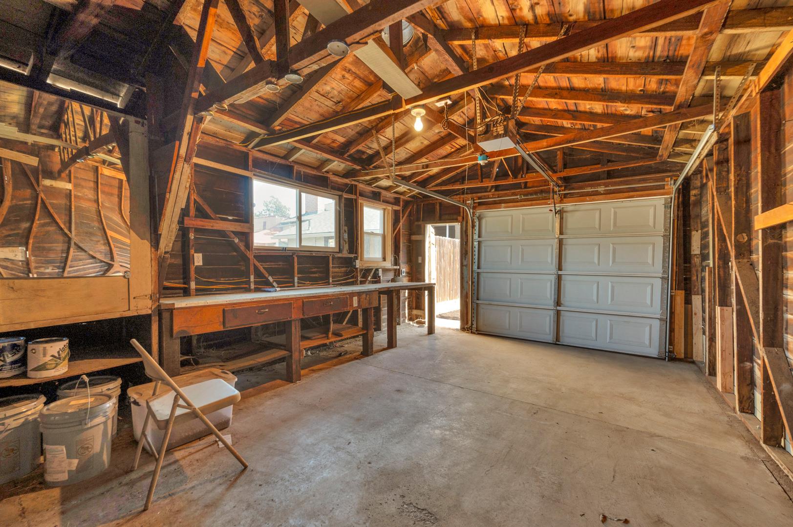1009 N Vagedes Ave, photo 39