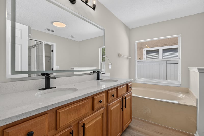 Bathroom with double-sink vanity at 224 Pine Arbor Cir, St. Augustine, FL 32084