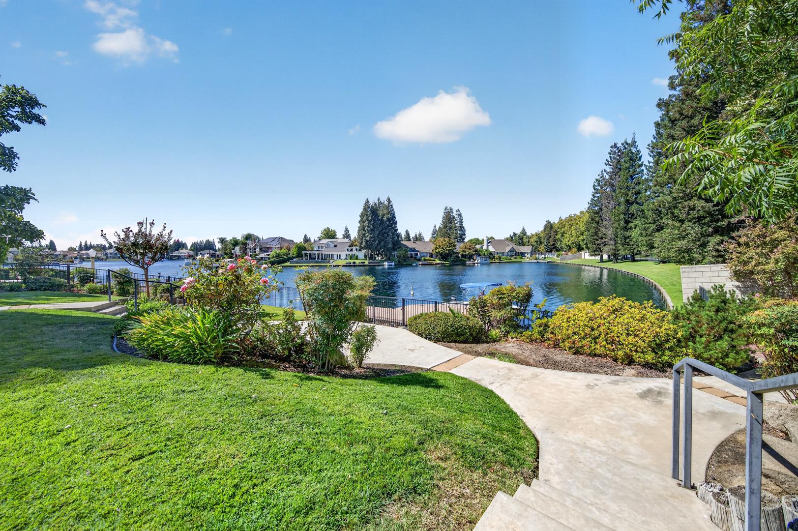 813 E Catalina Cir, photo 92