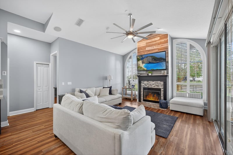 Photo 11 of 12100 Red Barn Ct, Jacksonville, FL 32226, photographed by Megapixeler