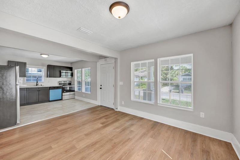 Photo 6 of 1352 W 16th St, Jacksonville, FL 32209, photographed by Megapixeler