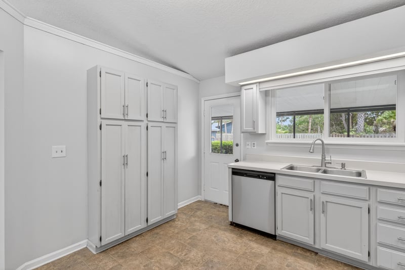 Photo 16 of 622 Valley Forge Rd N, Neptune Beach, FL 32266, photographed by Megapixeler