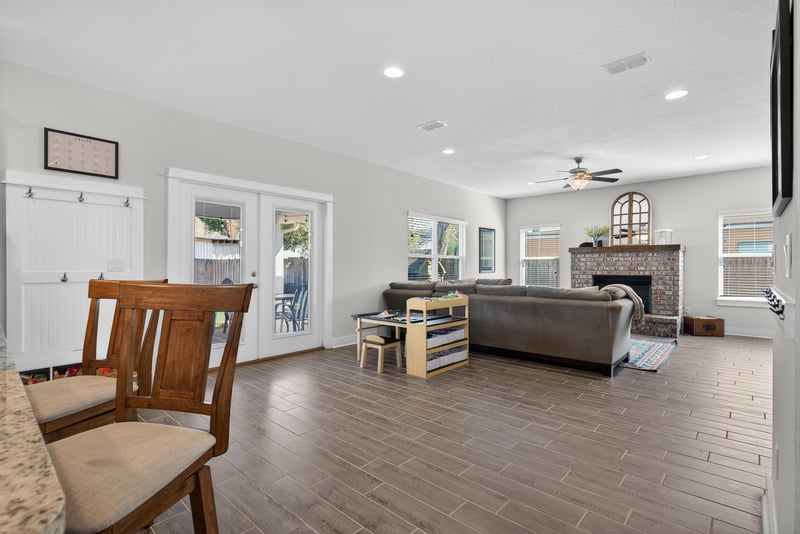Photo 18 of 4329 Shirley Ave, Jacksonville, FL 32210, photographed by Megapixeler