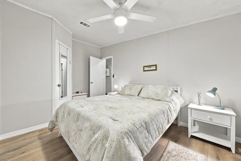 Bedroom, photographed by Megapixeler on Secret Cove Rd, Middleburg, FL