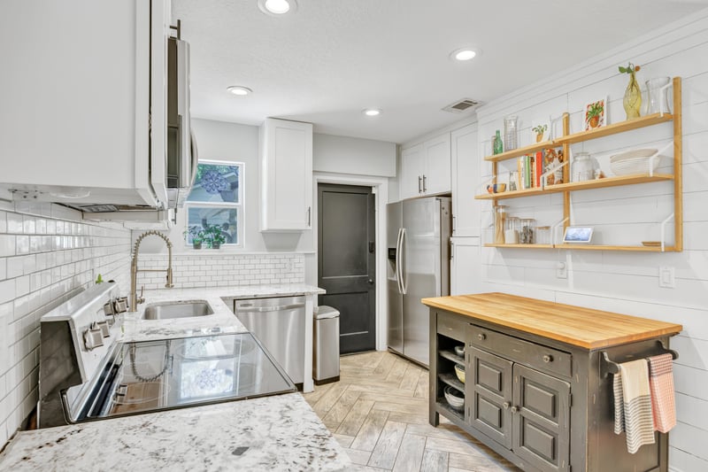 Photo 13 of 1755 Pine Grove Ave, Jacksonville, FL 32205, photographed by Megapixeler
