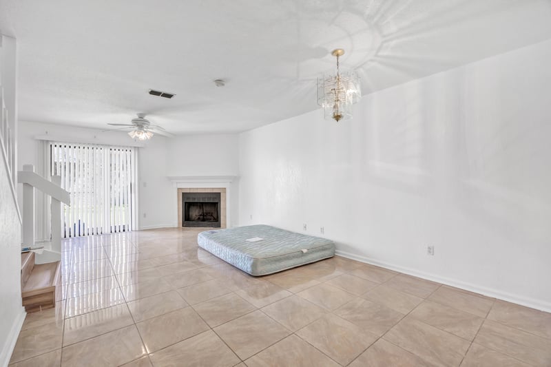 Photo 6 of 8300 Plaza Gate Ln unit 1062, Jacksonville, FL 32217, photographed by Megapixeler