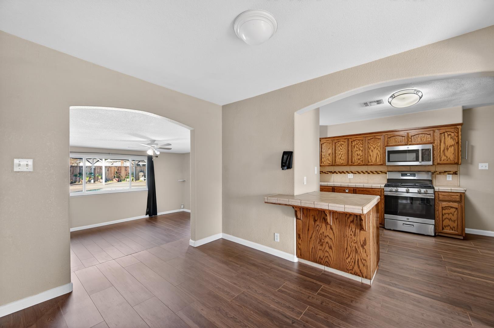 1524 W Fountain Way, photo 30