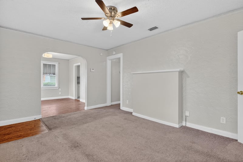 Photo 12 of 385 Duray Ct, Jacksonville, FL 32208, photographed by Megapixeler