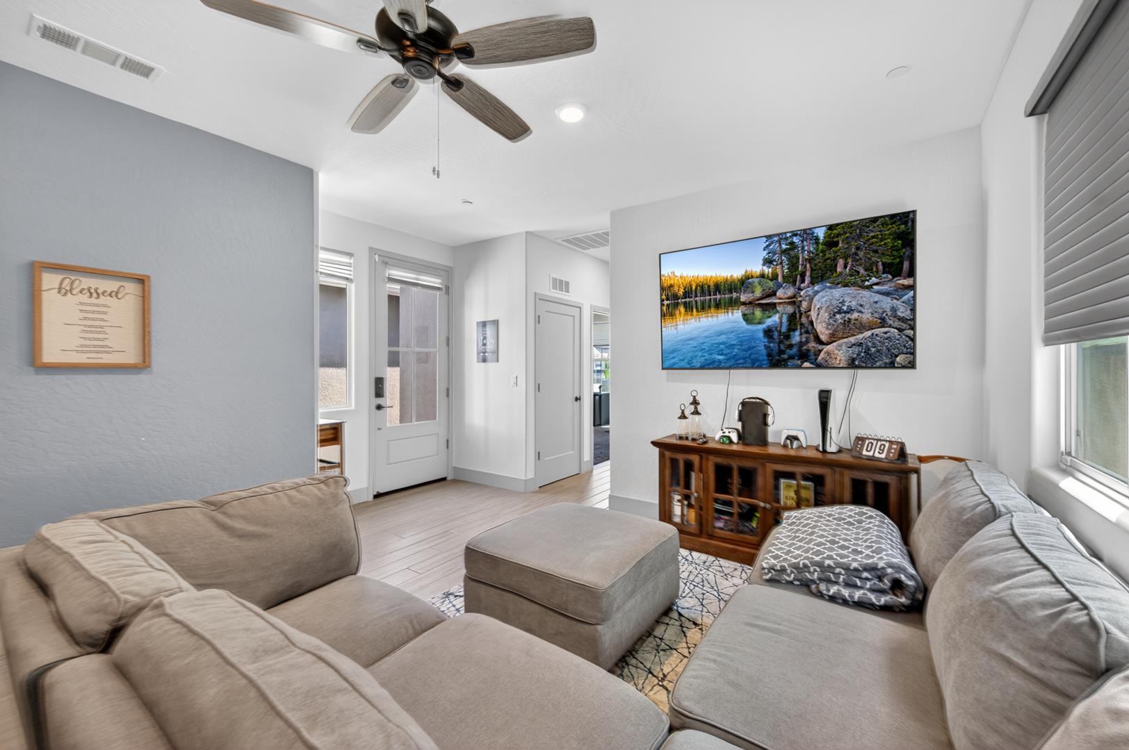 2086 N Phillip Ave, photo 59