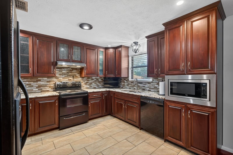 Photo 9 of 2137 Burgoyne Dr, Jacksonville, FL 32208, photographed by Megapixeler