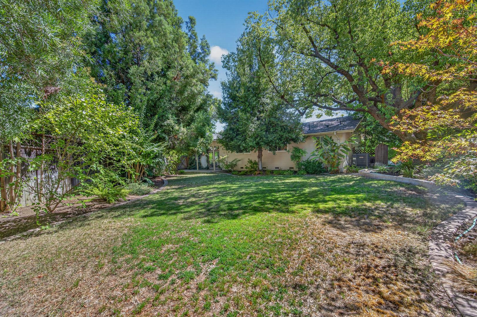 749 W Escalon Ave, photo 54