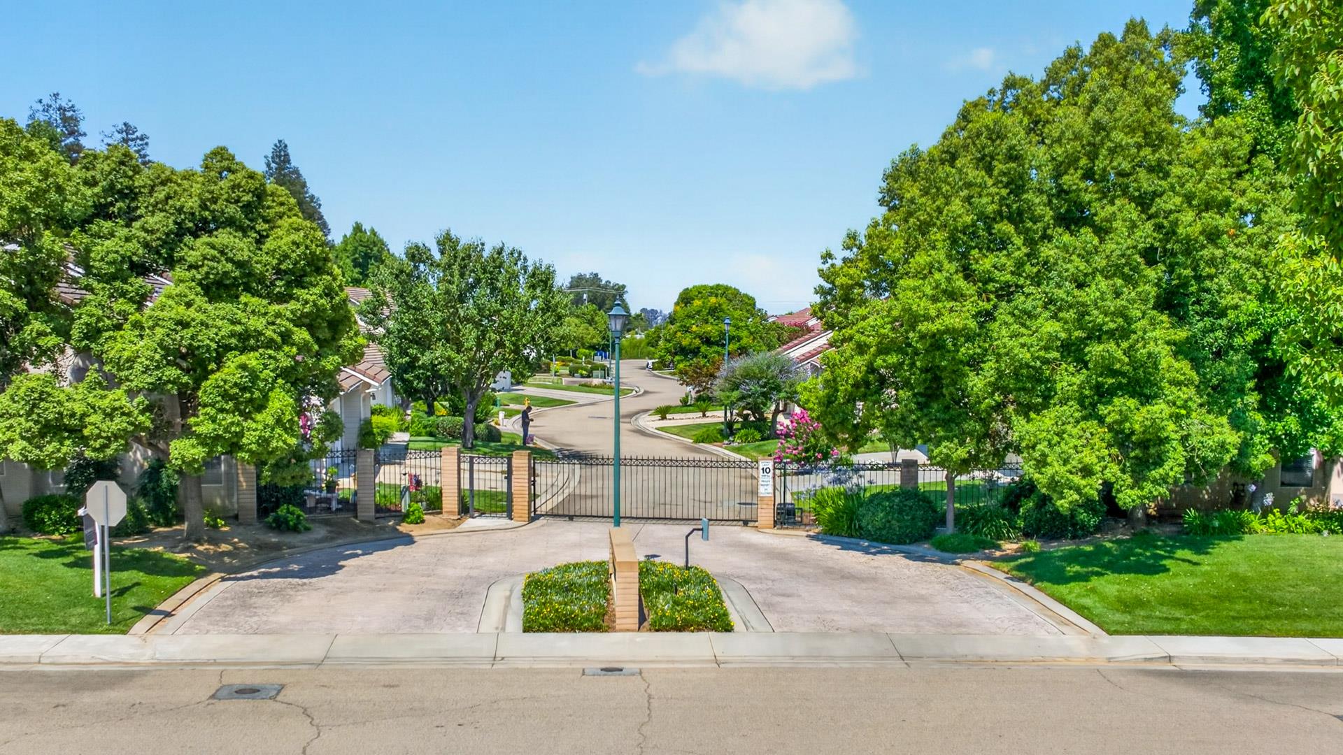 337 Village Dr, photo 26