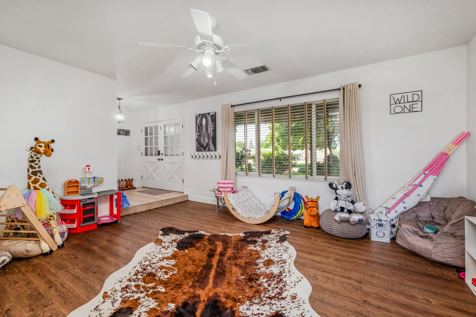 7856 S Del Rey Ave, photo 24