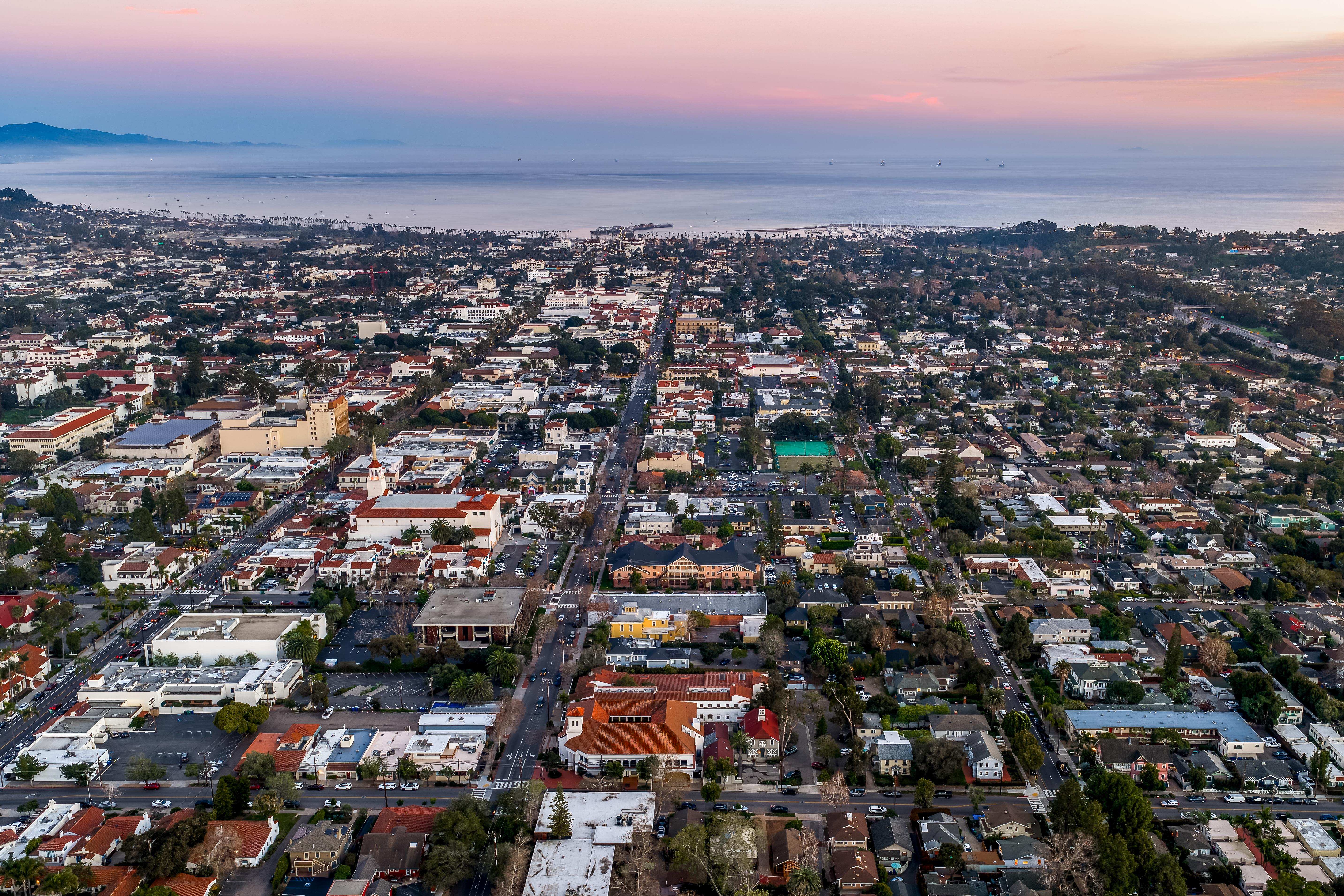 Real estate photography virtual tour of 1508 De La Vina St, Santa Barbara — 49-photo standard package by VirTour Media