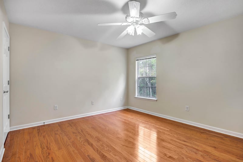 Photo 29 of 3895 Lionheart Dr, Jacksonville, FL 32216, photographed by Megapixeler