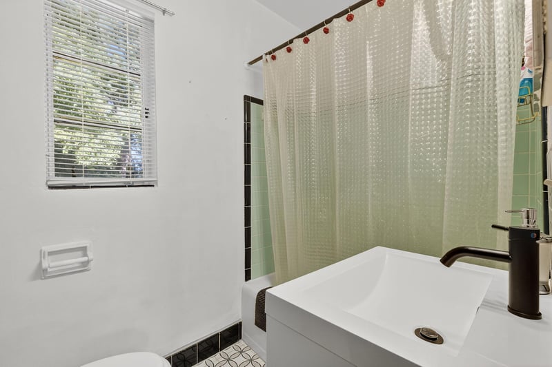 Photo 21 of 5261 Pennant Dr, Jacksonville, FL 32244, photographed by Megapixeler