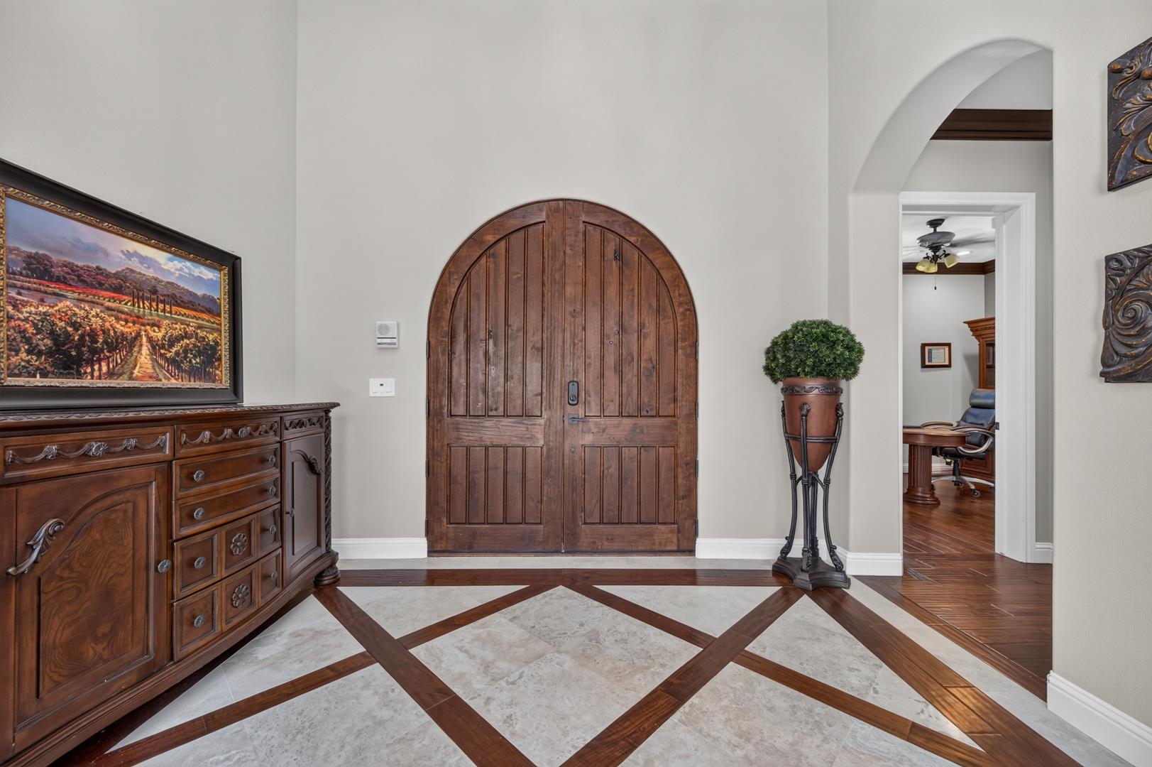633 W Richmond Ave, photo 22