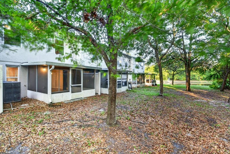 Photo 33 of 11816 Lake Bend Cir, Jacksonville, FL 32218, photographed by Megapixeler