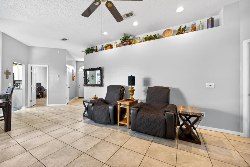 Photo 10 of 8051 Copperfield Cir N, Jacksonville, FL 32244, photographed by Megapixeler