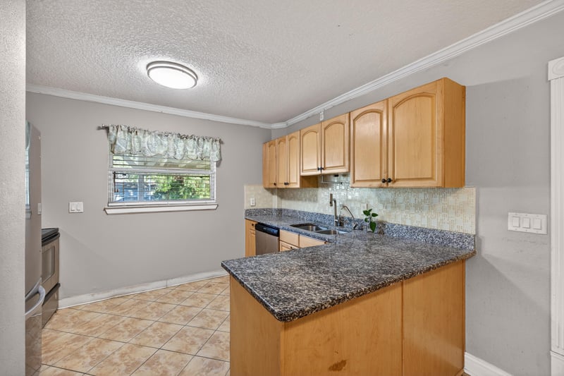 Photo 14 of 5134 Damascus Rd S, Jacksonville, FL 32207, photographed by Megapixeler