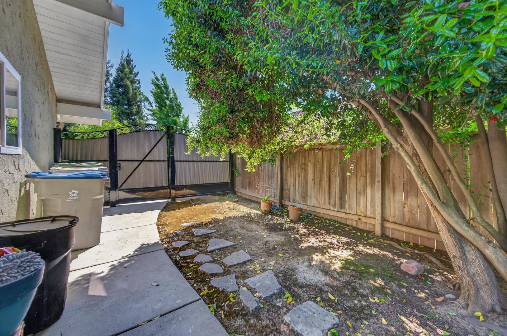 3132 W Alluvial Ave, photo 51