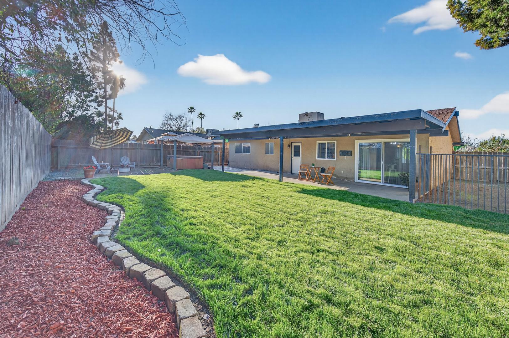 1235 W Dyer Ave, photo 43