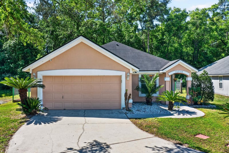Photo 4 of 10908 Acorn Park Ct, Jacksonville, FL 32218, photographed by Megapixeler