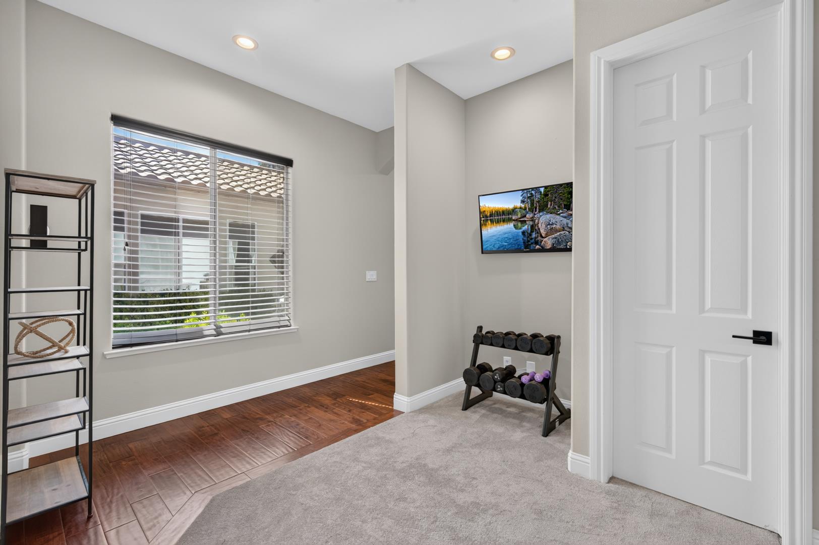 633 W Richmond Ave, photo 64