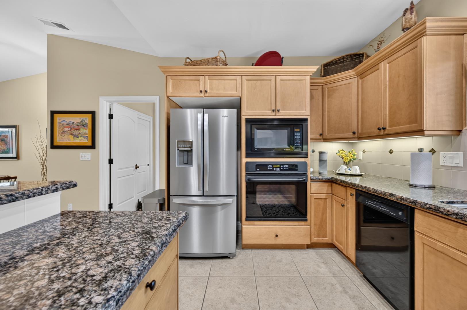 6457 N Warren Ave, photo 32