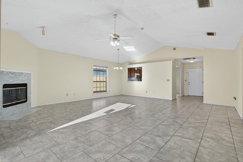 Photo 9 of 11170 Wandering Oaks Dr, Jacksonville, FL 32257, photographed by Megapixeler