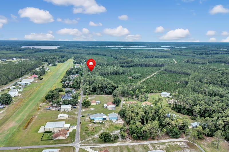 Photo 7 of 5363 Airpark Loop W, Green Cove Springs, FL 32043, photographed by Megapixeler