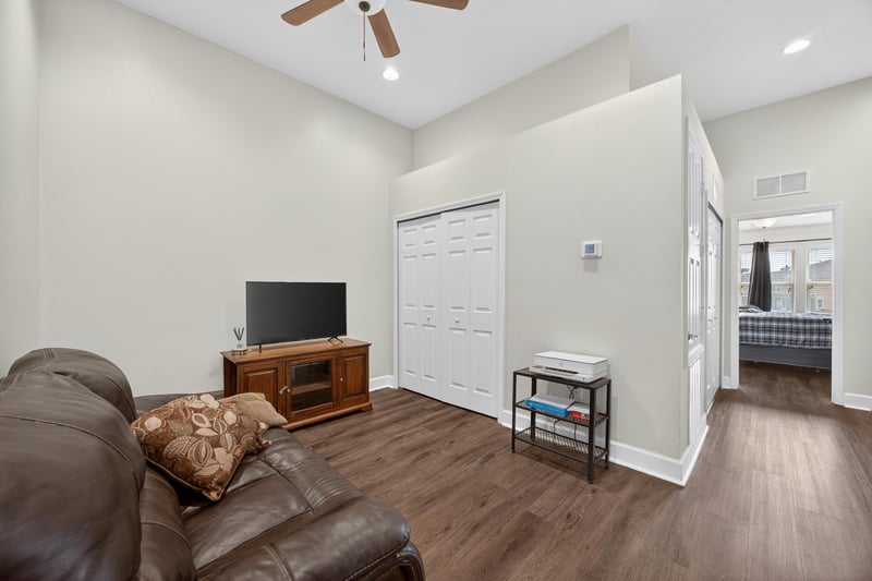 Photo 18 of 6840 Roundleaf Dr, Jacksonville, FL 32258, photographed by Megapixeler