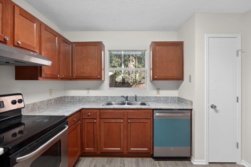 Photo 15 of 10986 Traci Lynn Dr, Jacksonville, FL 32218, photographed by Megapixeler