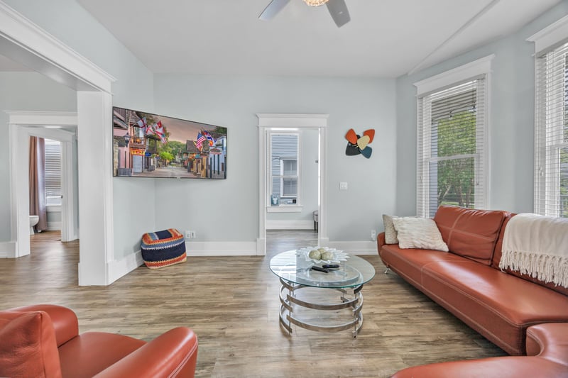 Photo 8 of 138 7th St W, Jacksonville, FL 32206, photographed by Megapixeler