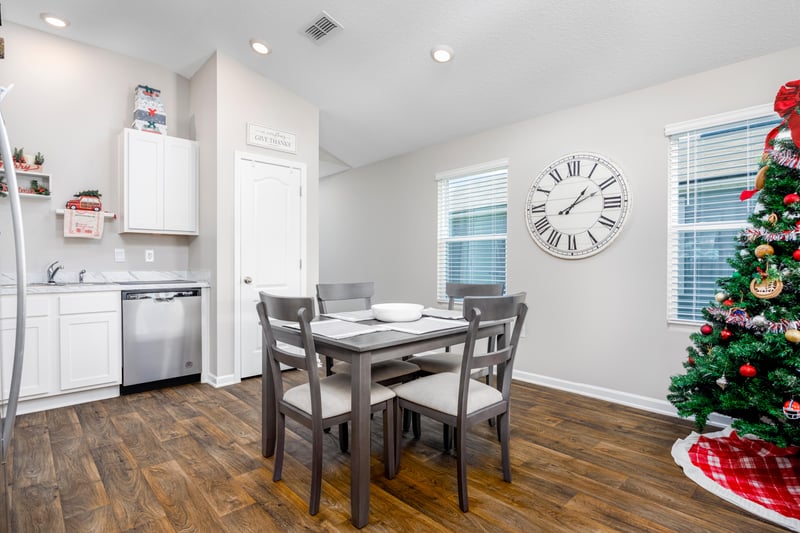 Dining Room Connection at 2433 Falling Star Ln, Green Cove Springs, FL 32043