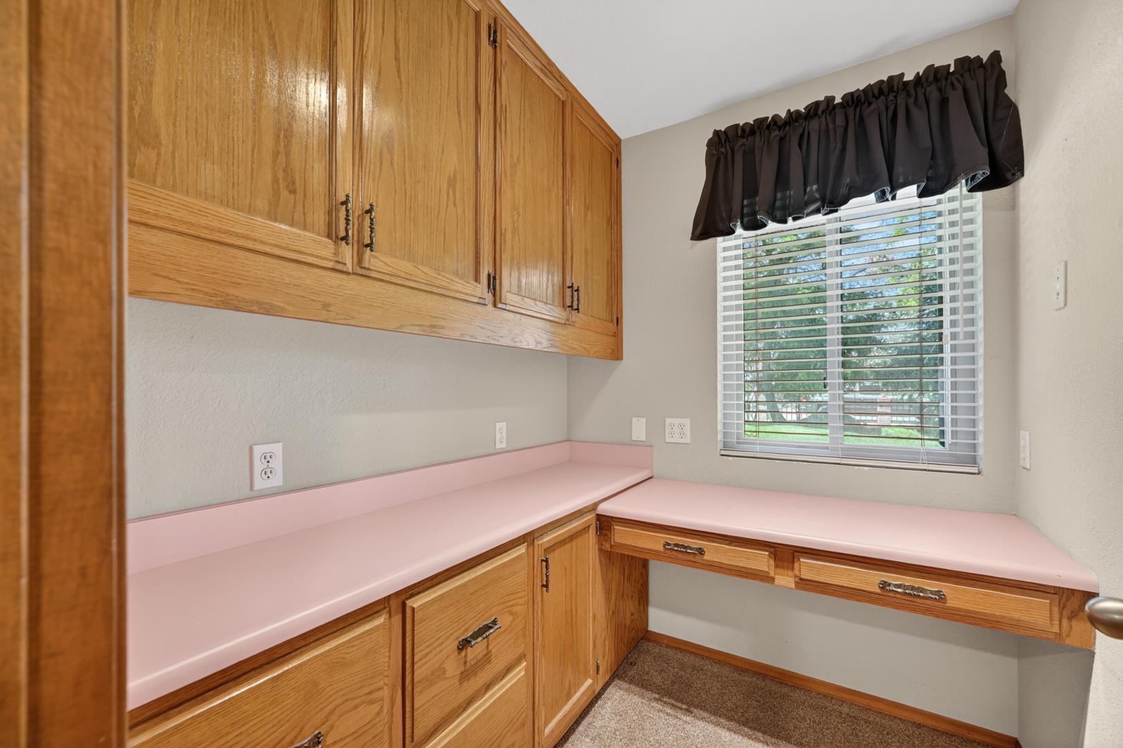 1185 N Locan Ave, photo 52