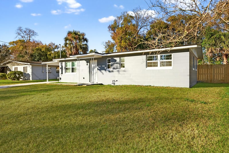 Photo 4 of 2114 Hugh Edwards Dr, Jacksonville, FL 32210, photographed by Megapixeler