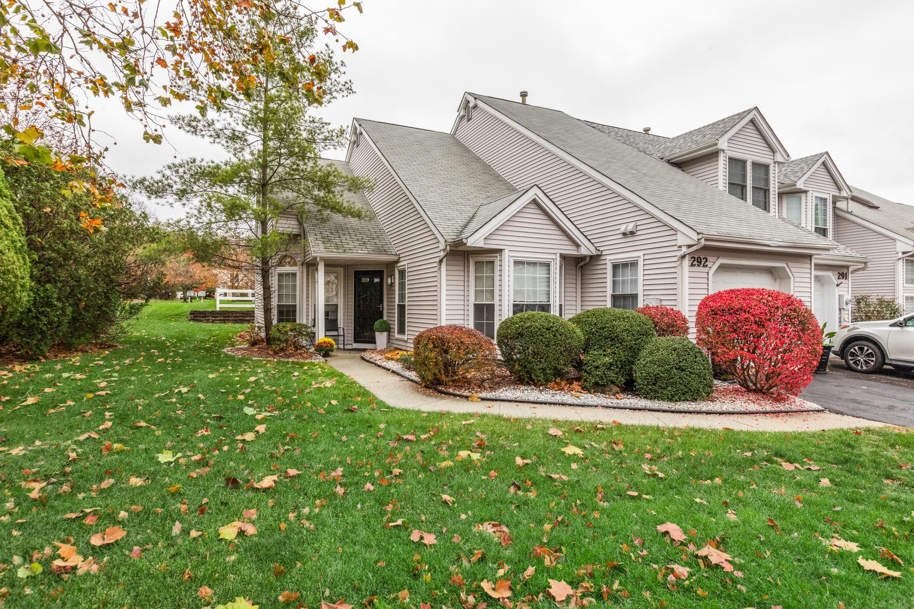 292 Daisy Dr, Freehold, NJ