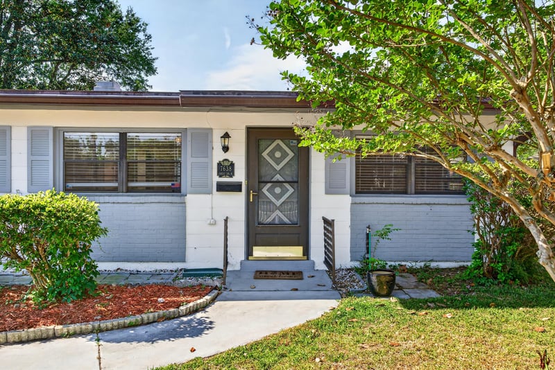 Photo 6 of 7638 Crest Dr N, Jacksonville, FL 32221, photographed by Megapixeler