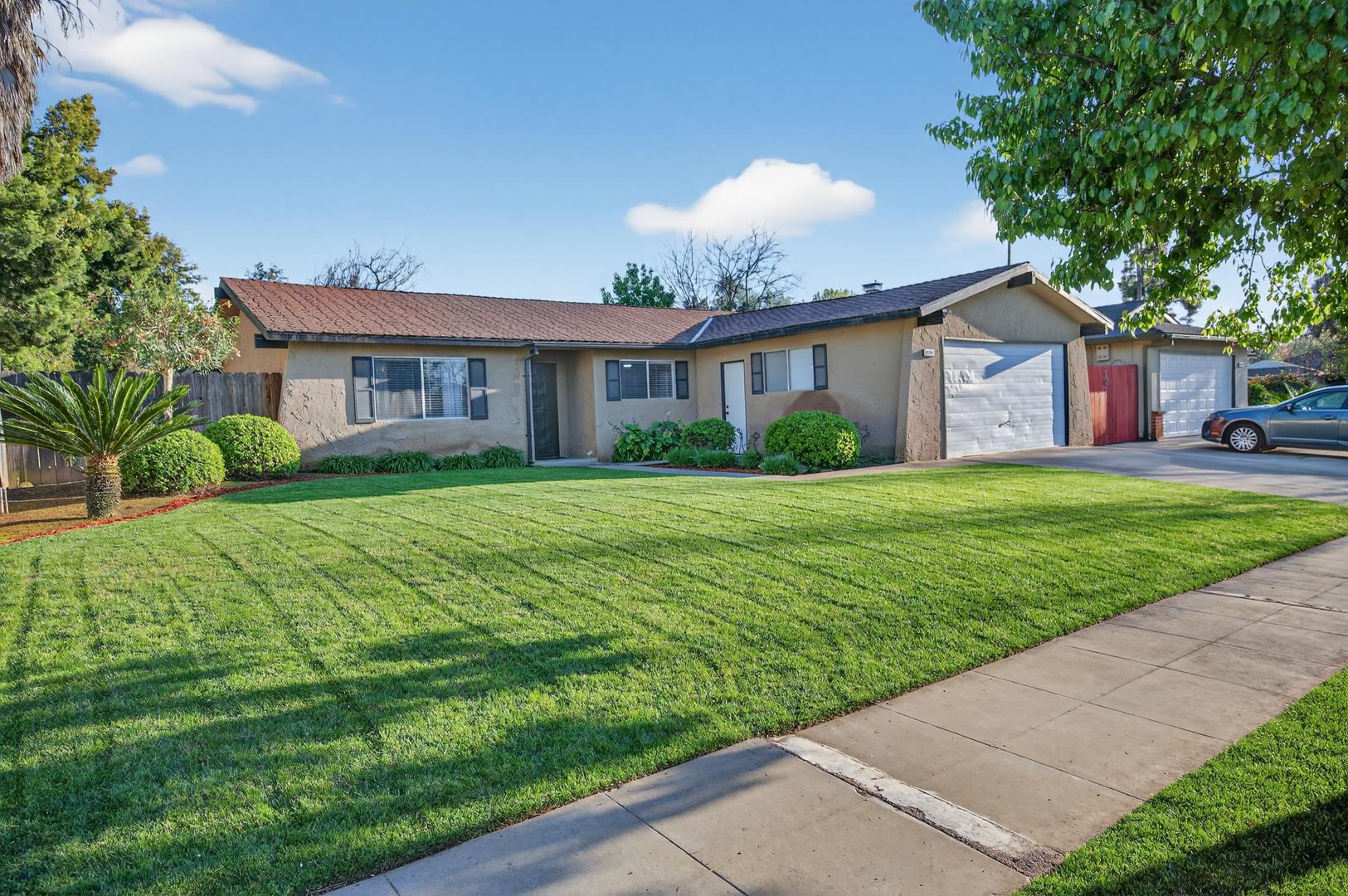 1235 W Dyer Ave, photo 56